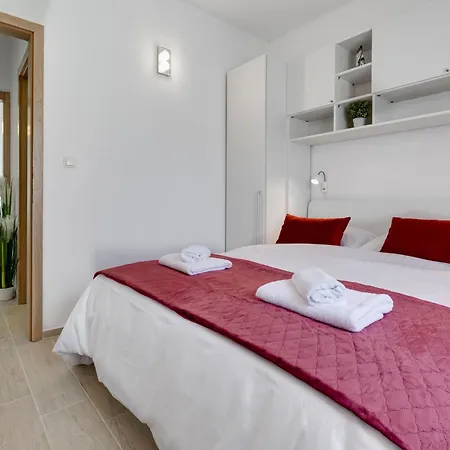 Tramonto-1 By Interhome Vir