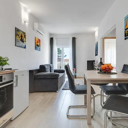 Apartament Tramonto-1 By Interhome Vir